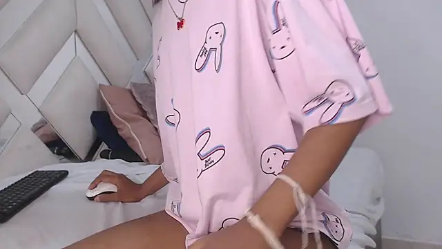 willow smitt online show from March 21, 2:33 pm