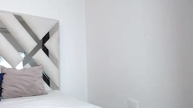 willow smitt online show from January 14, 12:21 pm