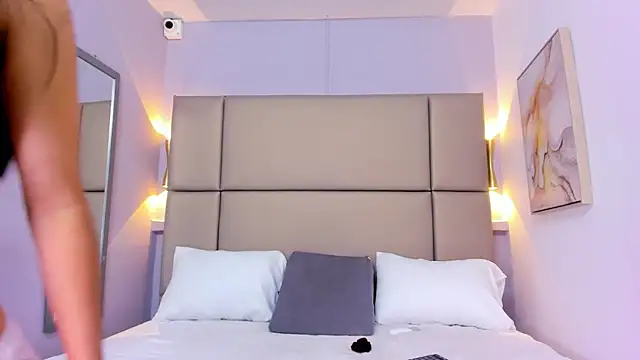 lucianasmith  online show from December 2, 8:44 pm