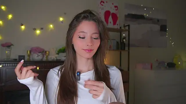 EditaBails online show from April 2, 7:22 pm