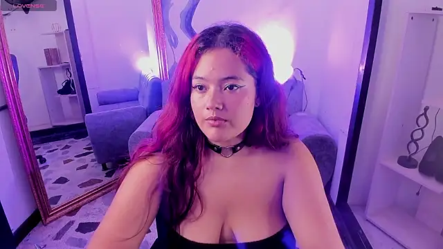 VanessaScott  online show from March 21, 8:19 am