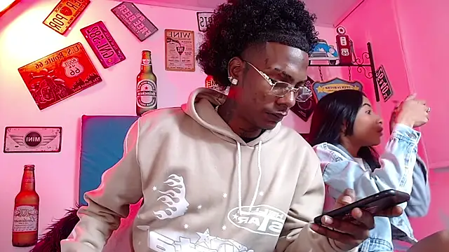 lili roussi online show from October 16, 1:08 am