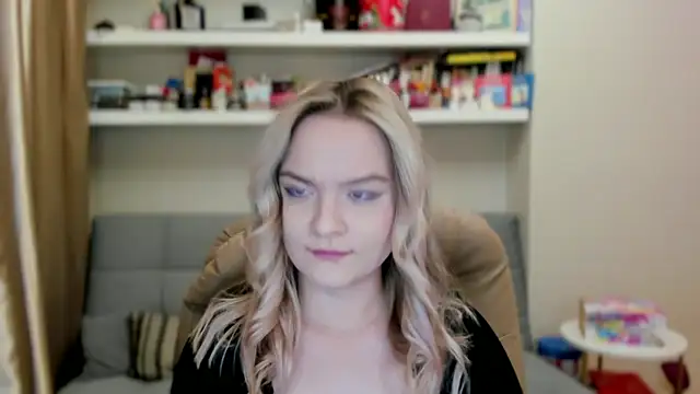 Kara Smith  online show from June 19, 11:08 pm