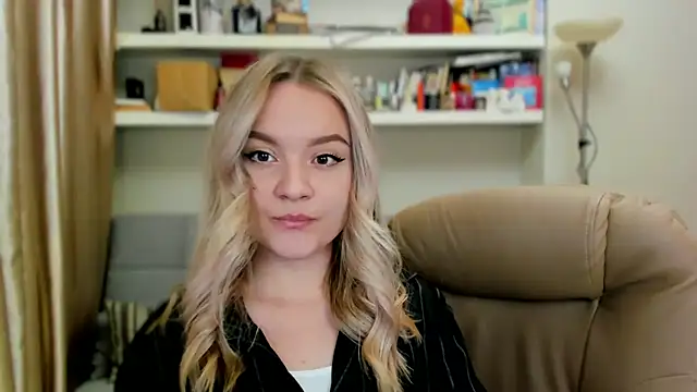 Kara Smith  online show from November 2, 12:36 am