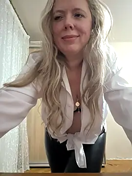 Irina3718 online show from January 16, 4:36 pm