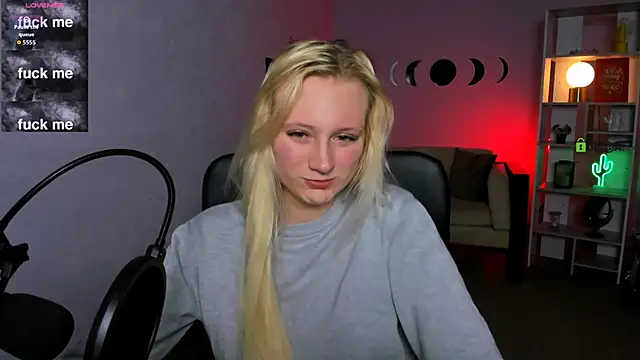 madam uliis online show from November 29, 2:32 pm