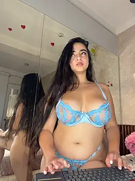 alisonnwalker2025 online show from March 28, 1:32 pm