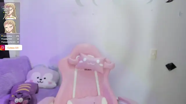 Emma cute11 online show from November 14, 9:59 pm