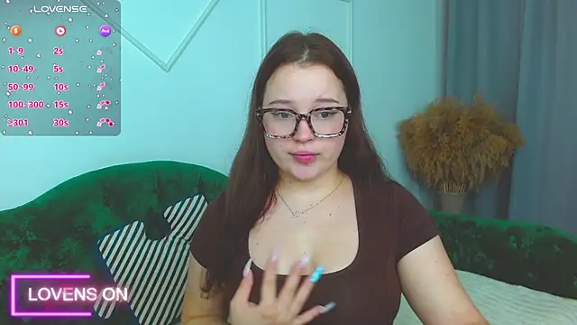 Cute kitty- online show from November 8, 8:41 am