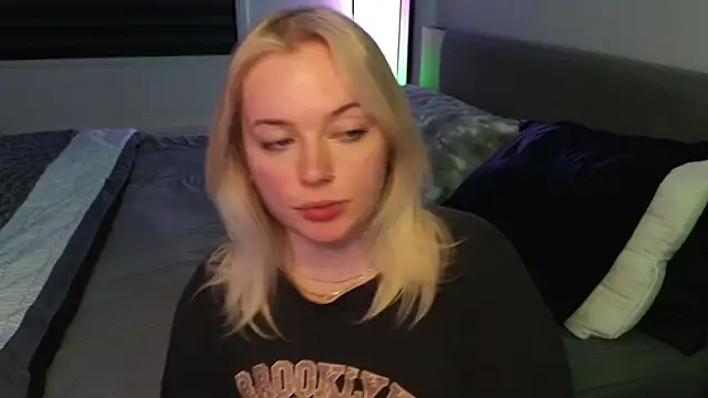 margot robbie7 online show from April 16, 1:06 am