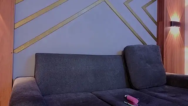 mia gatess online show from October 3, 7:30 pm