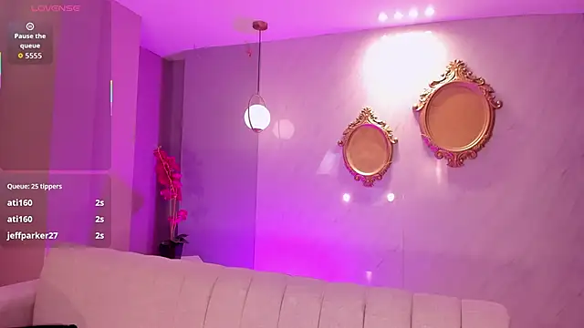 CandaseRussell online show from November 13, 1:26 am