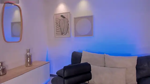 CandaseRussell online show from April 17, 3:41 am