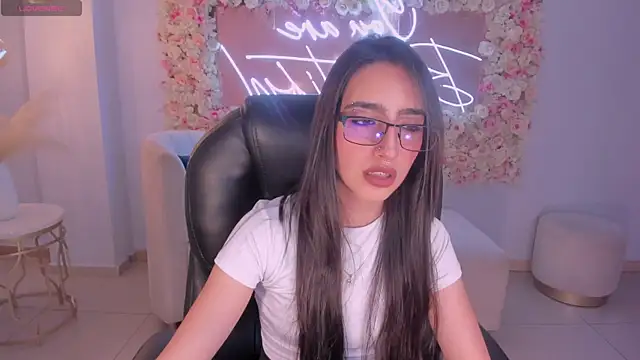 LarisaSmirnov online show from November 27, 5:10 am