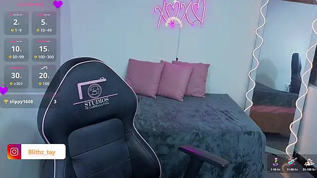 Malory tay1 online show from September 26, 7:11 pm