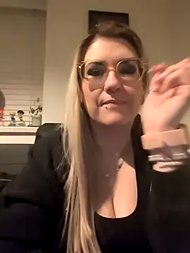 Sizzling Indie36 online show from March 2, 11:43 pm