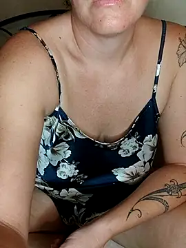 emiliemilf online show from February 27, 7:08 am