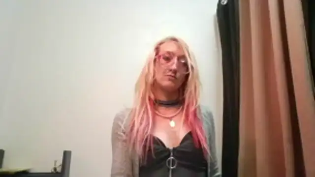 Kittaekatt online show from April 12, 4:59 am