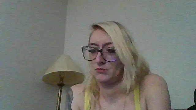 Kittaekatt online show from February 5, 3:53 am