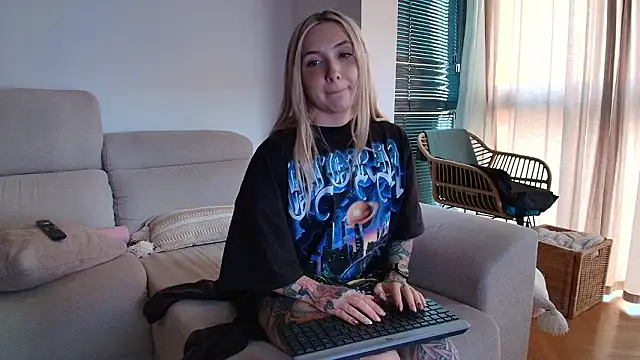 tattoobbgirl online show from March 7, 5:42 pm