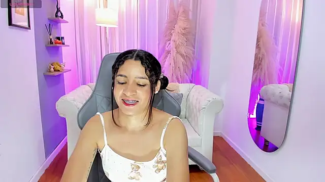 hanna mils online show from December 20, 11:47 am