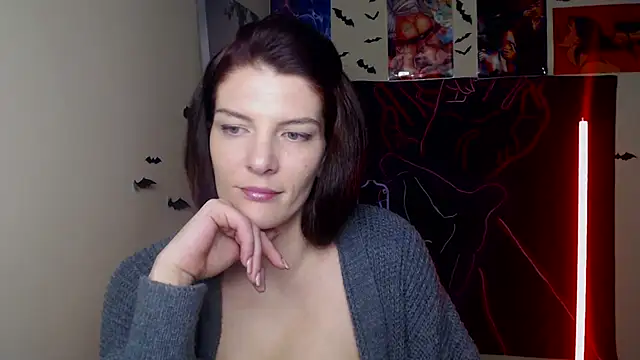 VanessaRey  online show from November 29, 6:01 pm