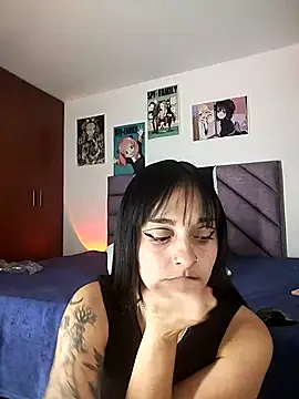 KARINNA  RAVEN online show from October 25, 1:46 am