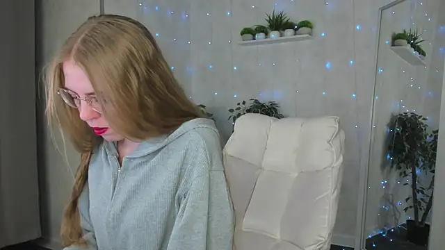 Joann Shermann online show from October 22, 1:10 am