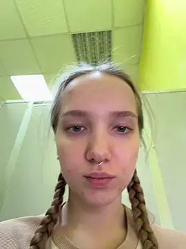 bambi lu online show from April 11, 6:44 pm