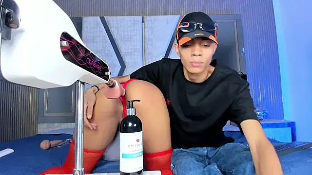 candyandmarilyn online show from April 16, 9:36 pm