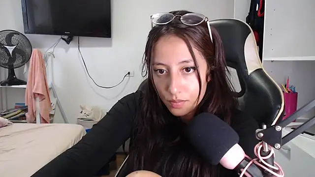 babygirlfree online show from March 11, 9:06 pm