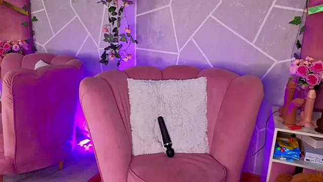 MilleyJones online show from November 11, 8:39 pm