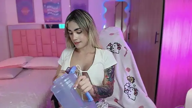 lunesweet online show from October 20, 7:50 pm