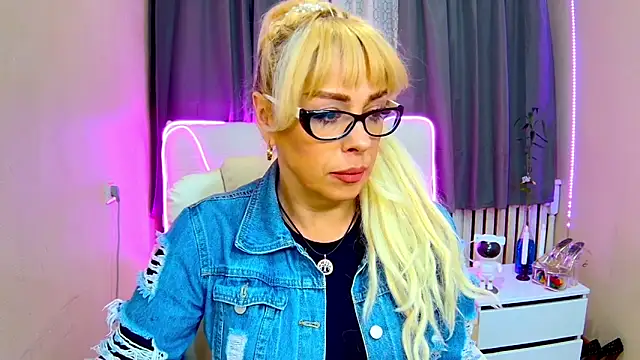 KatrinaCharm online show from September 15, 6:00 am