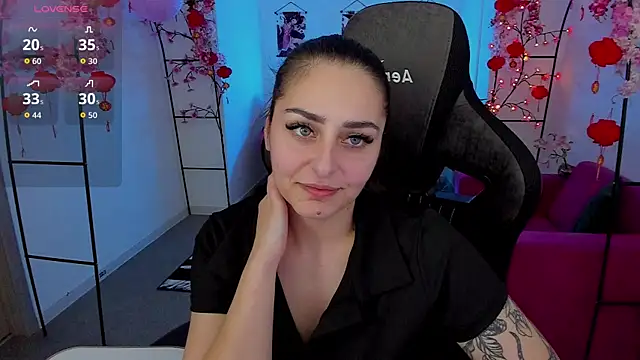 ValeriiMills online show from April 13, 3:24 pm