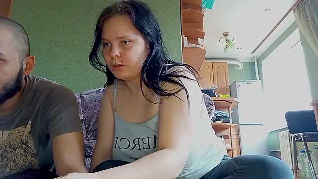 SweetPiggyx online show from April 15, 10:16 am