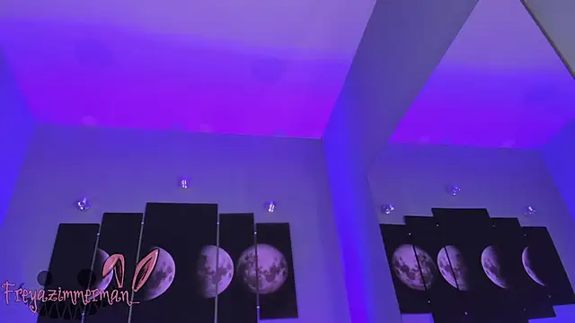 FreyaZimmerman  online show from September 28, 8:47 pm