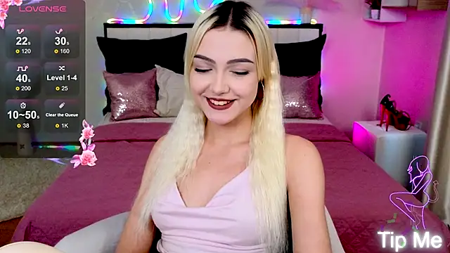 LinaLirian online show from September 14, 2:15 pm