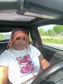 RoyalQueen2u online show from April 24, 8:22 pm