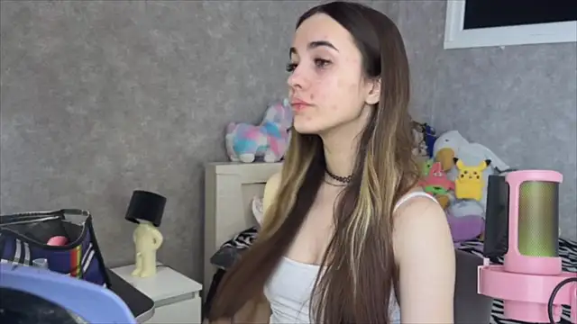 CupSizeGirl online show from April 15, 9:43 am