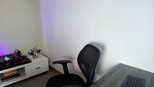  Victoria Collins online show from October 27, 11:06 am