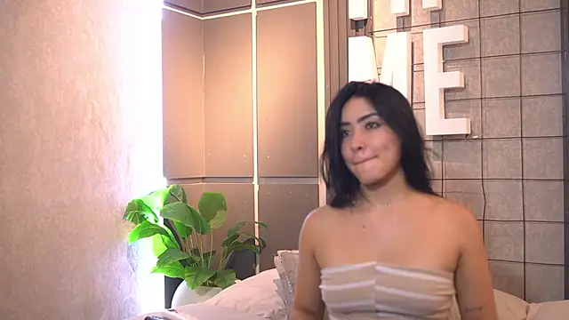 Susan wall online show from April 16, 1:00 pm