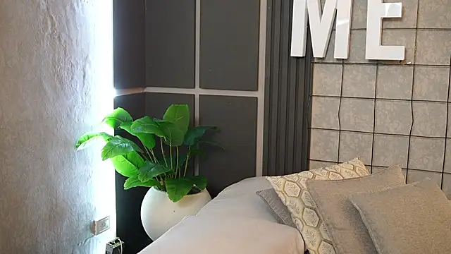 Susan wall online show from October 18, 12:52 pm