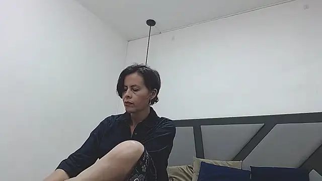 amanda ramirez online show from March 18, 10:04 pm