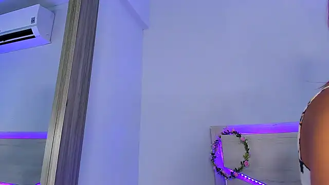 ZoeMorris online show from November 10, 11:38 am