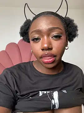 alissradiante1 online show from October 5, 10:26 pm