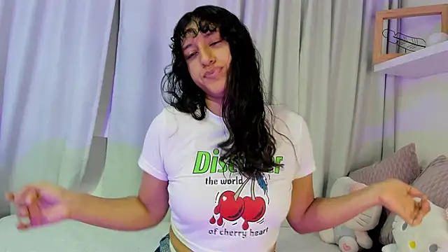 niia7 online show from February 6, 7:39 pm