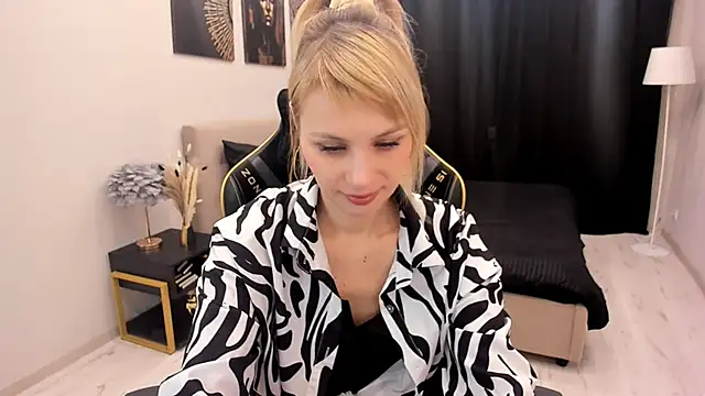 LindaSandy 1 online show from November 21, 10:17 am