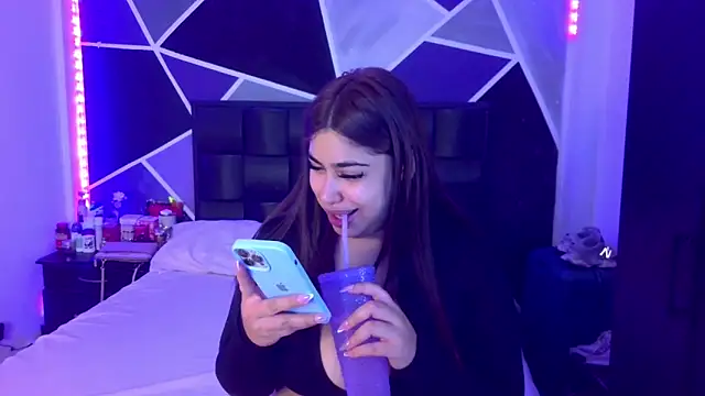 jazminslut online show from March 21, 5:45 am