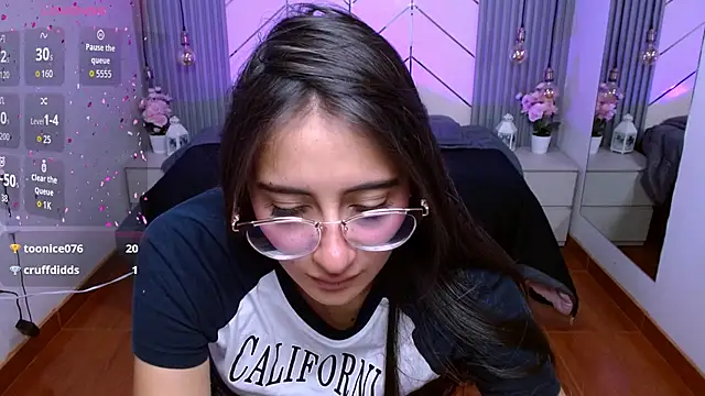 alesiamoore online show from April 2, 3:53 pm